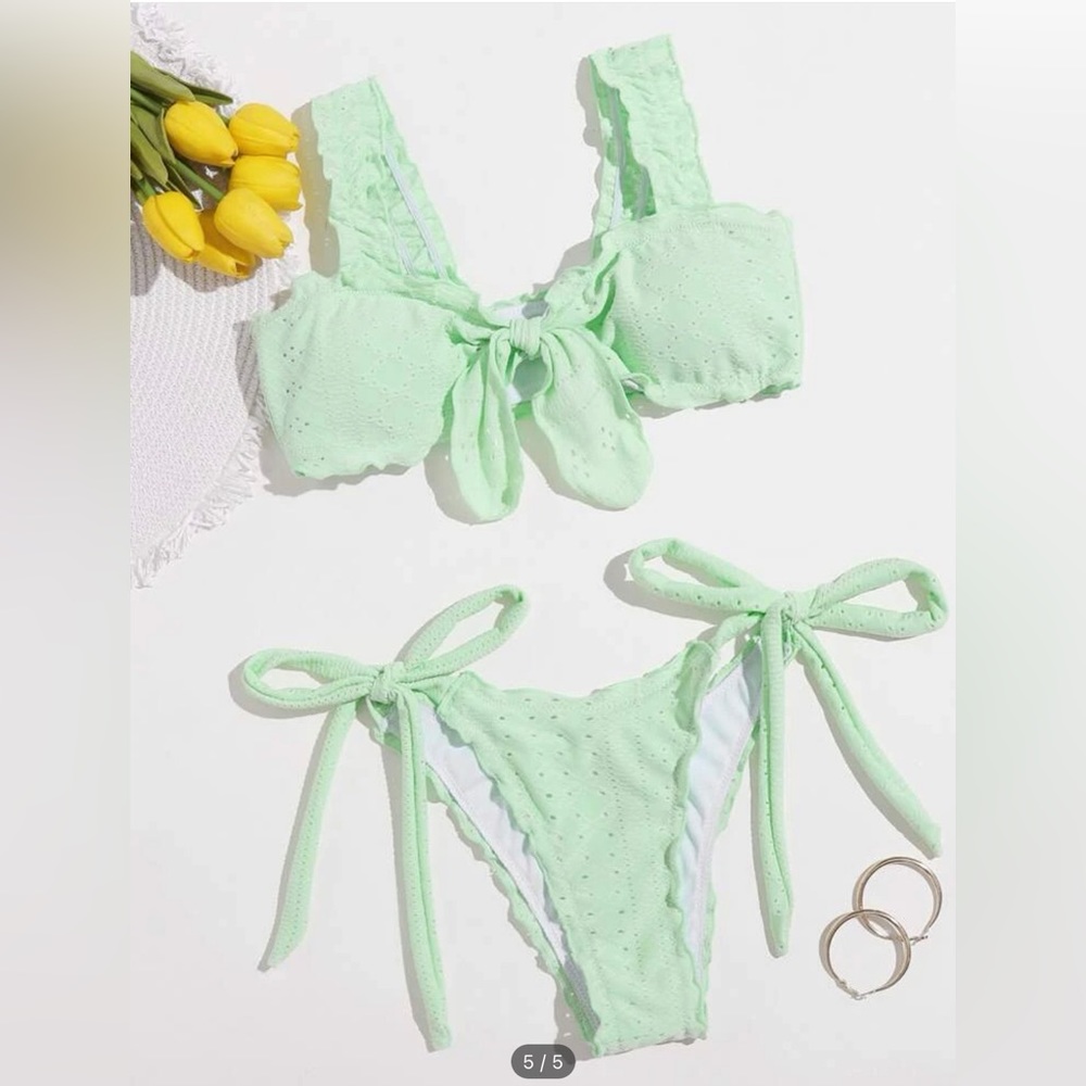 Mint green bikini set. Size small. Brand new!!! Never worn!